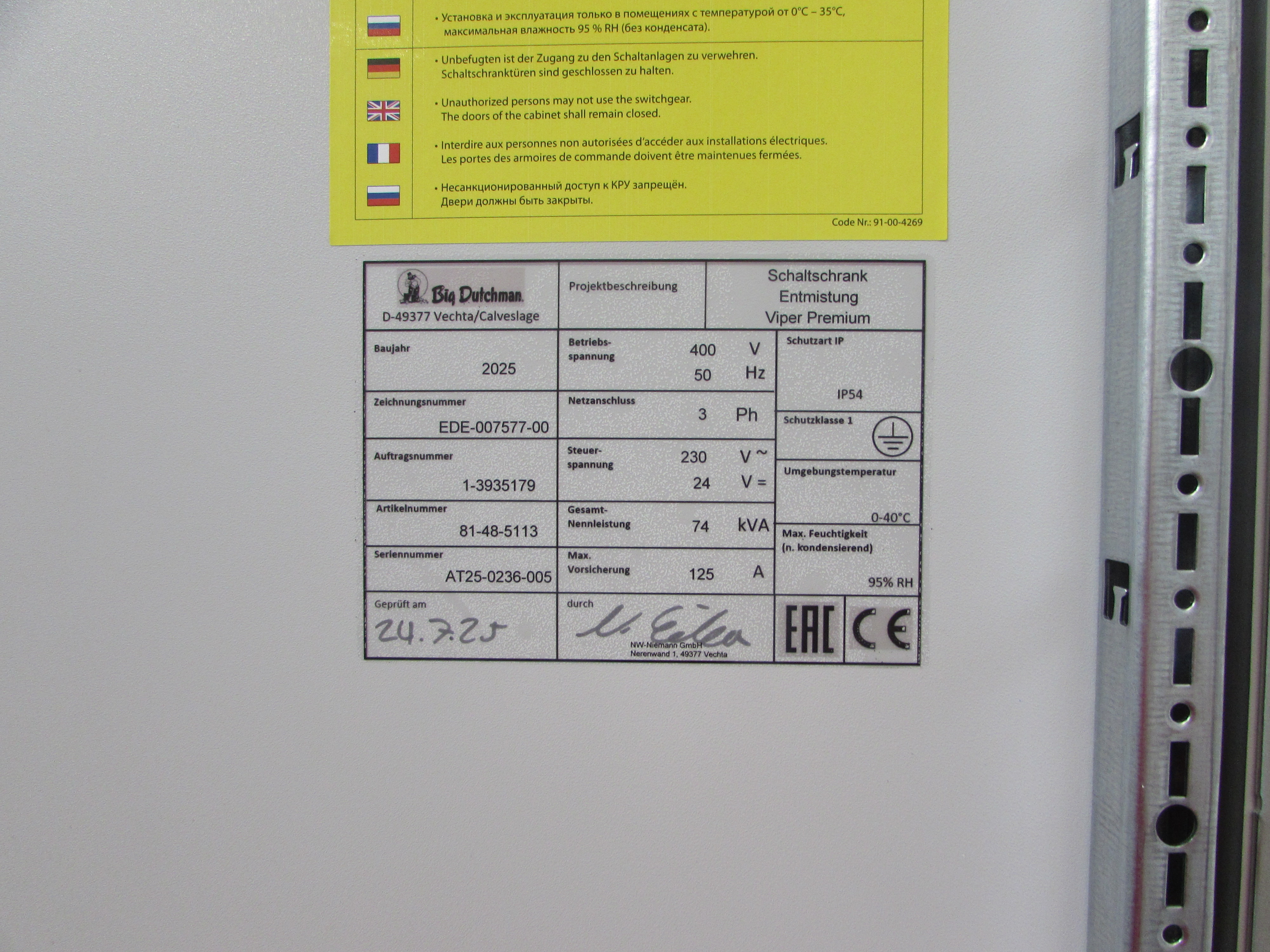 Control cabinet manure removal